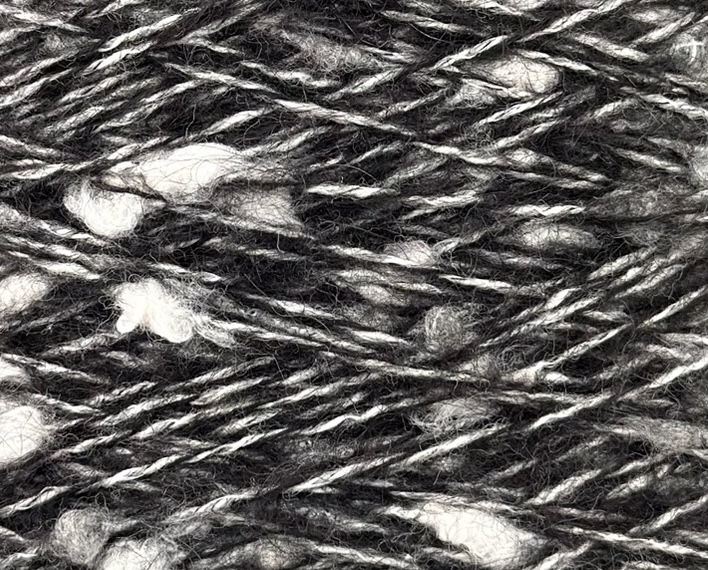 New Mill Fuego Nm 2500 – Fantasiegarn Bouclé mit Kaschmir, Wolle und Kid Mohair col. Schwarz